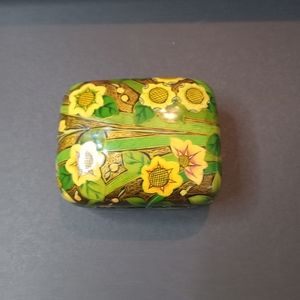Kashmir India Govt Arts Emporium Handmade Lacquer Paper Mache Floral Trinket Box